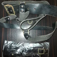 دکمه و پالتو و حمایل و سکه پهلوی