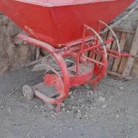 بذرپاش و کودپاش ۵۰۰ کیلویی|قطعات یدکی و لوازم جانبی|تربت جام, جامی|دیوار