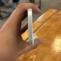 ایفون ۱۶ سفید بدون نقطه در حد|موبایل|سیرجان, |دیوار