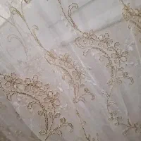 پرده گلدوزی شده طلایی