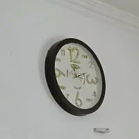 ساعت در حد نو چهارصد تومن