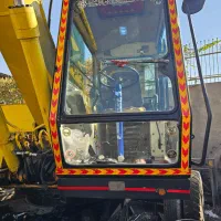 بیل مکانیکی لاستیکی