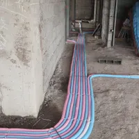 شاگرد تاسیسات ساختمانی