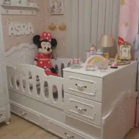 تخت و کمد و ویترین