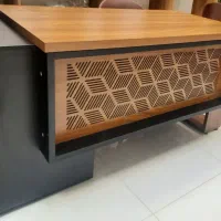 یک عدد میز کارمندی خیلی شیک در حد نو|فروشگاه و مغازه|اردکان, |دیوار