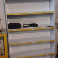 طبقه و قفسه و اتاق پرو  فروشگاهی