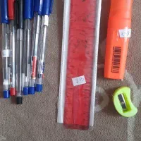 تعدادی کتاب کمک درسی ولوازم تحریر|لوازم التحریر|ساوه, |دیوار