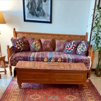 تخت سنتی و میز