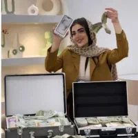 کسب و کار ایده آل با گوشی