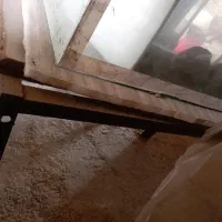 آکواریوم با پایه فلزی