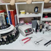 وسایل کاشت ناخن برای شروع.در حد نو.سالم و تمیز.