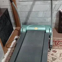 یک دستگاه تردمیل خانگی
