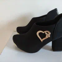 کفش پاشنه بلند