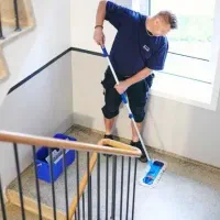 نظافت راه‌ پله