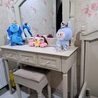 تخت و آیینه کنسول