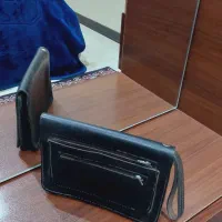 تعدادی کیف زنامه و مردانه و کمربند|کیف، کفش، کمربند|شیراز, بعثت|دیوار