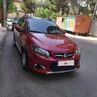 اتوموبیل کوییک آلبالویی بسیار کم‌ کار