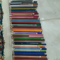 مداد واسه نقاشی تعداد زیاده ارزون دونه هم است|لوازم التحریر|کاشمر, |دیوار