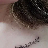 تتو بدن وصورت، کوتاهی ژرنالی|خدمات آرایشگری و زیبایی|صحنه, |دیوار