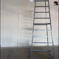 نیمکت اهنی چهارپایه بلند کرایه میدیم