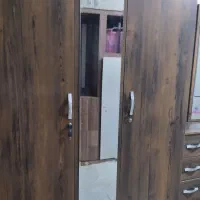 کمد لباس و آینه درآور