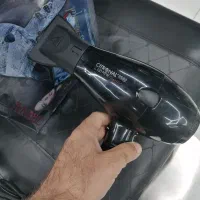 دو عدد سشوار یکی معمولی یکی حرفه ای|آرایشگاه و سالن‌های زیبایی|تاکستان, |دیوار