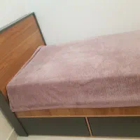 تخت خواب جوان
