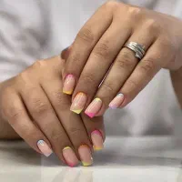 خدمات و اموزش کاشت ناخن