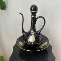 ابریق تزئینی شیشه‌ای با نقوش طلایی