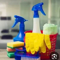 نیروی خدماتی یا نظافتچی مدرسه (خانم یا اقا)