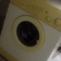 لباس شویی ۵کیلوی سالم تازه موتورش سالم