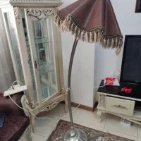 آباژور کنار مبلی