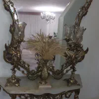 کنار سالنی،آیینه شمعدان وگلدان