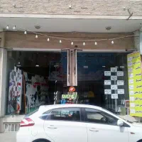 مغازه ۵۰ متری بهداشتی با بالکن و سرویس بهداشتی|اجارهٔ مغازه و غرفه|قم, آزادگان|دیوار