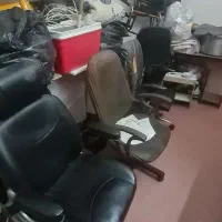 مقداری میز و صندلی اداری کتابخانه و لوازم