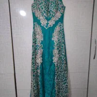 لباس مجلسی سایز چهل و چهار هست