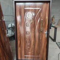 پخش درب چوبی اتاقی با چهار چوب و لنگه