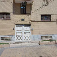 اپارتمان لب خیابان شهدا ( طبقه همکف )