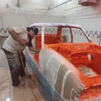 کارگر نیمه ماهر نقاشی اتومبیل