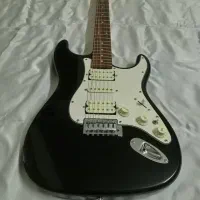 گیتار الکتریک و ۳ آمپ Peavey امریکا و یاماها ژاپن