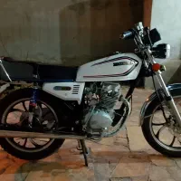 موتور سیکلت ۲۰۰همتاز