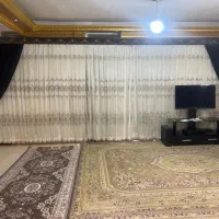 پرده کاملا نو و بدون آبادی یا پارگی