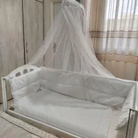تخت کنار مادر
