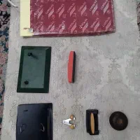 کاغذ A3 زرد رنگ و لوازم رو میزی تحریری
