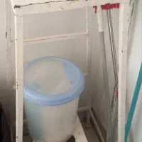 چهارپایه با ارتفاع ۱مترو ۲۰سانت  کاملا سالم