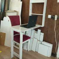 میز کار،لپتاپ،ناخن