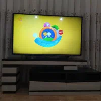 میز تی وی در حد نو‌