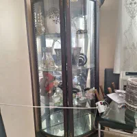 ویترین،میز ناهار خوری و تخت