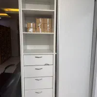 آینه قدی،کمد،صندلی پدیکور،تخت اپیلاسیون،پارتیشن|آرایشگاه و سالن‌های زیبایی|اصفهان, حسین‌آباد|دیوار