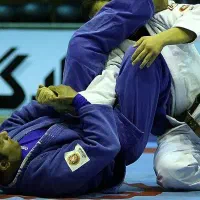 آقا جوان/ ورزشکار/جویای کار